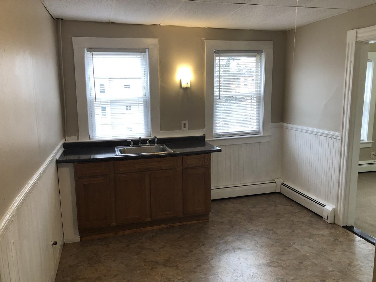 119 Newbury St - Photo 2 of 7