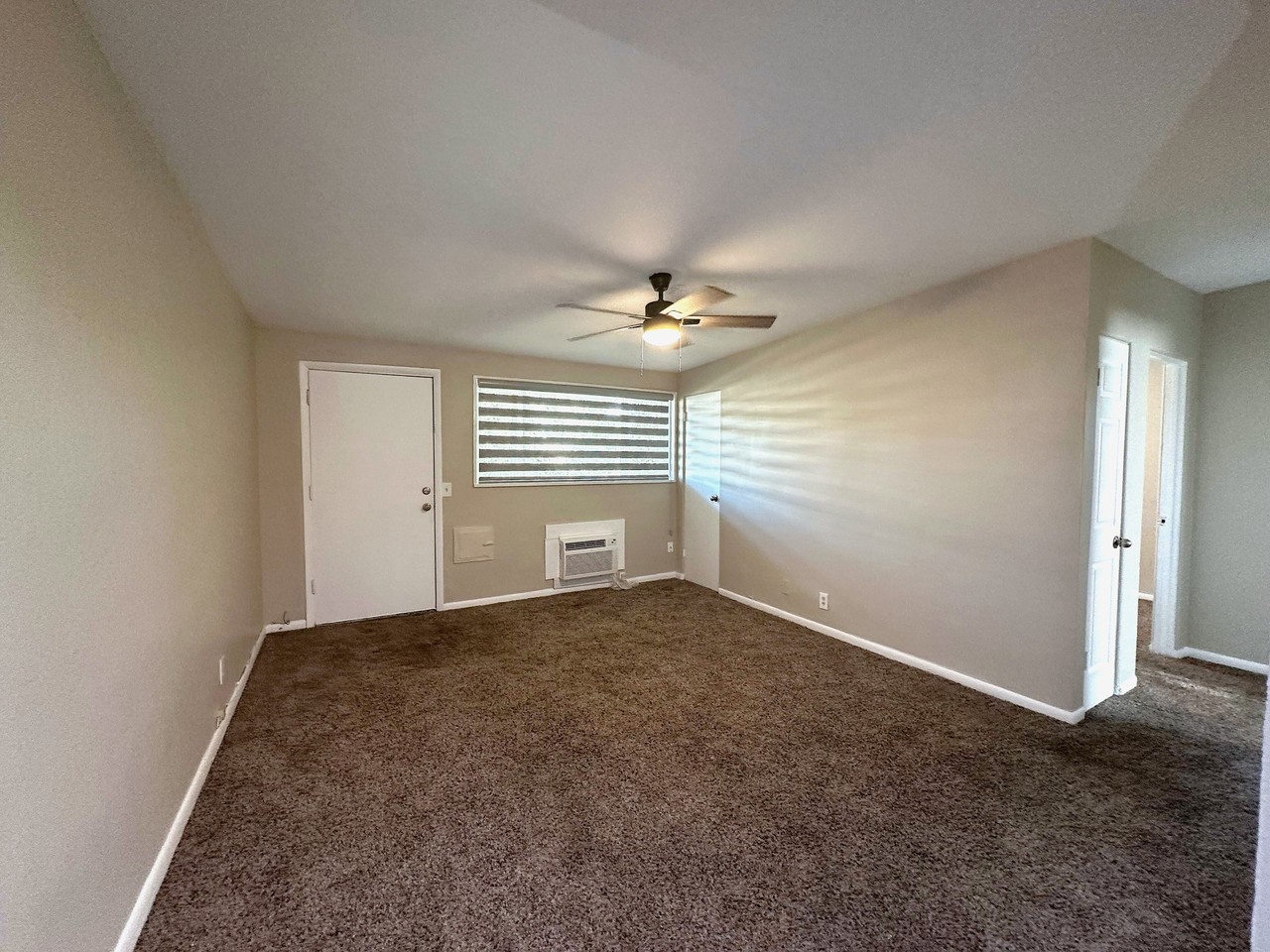 Ida Terrace Apartments-New - Photo 2 of 15