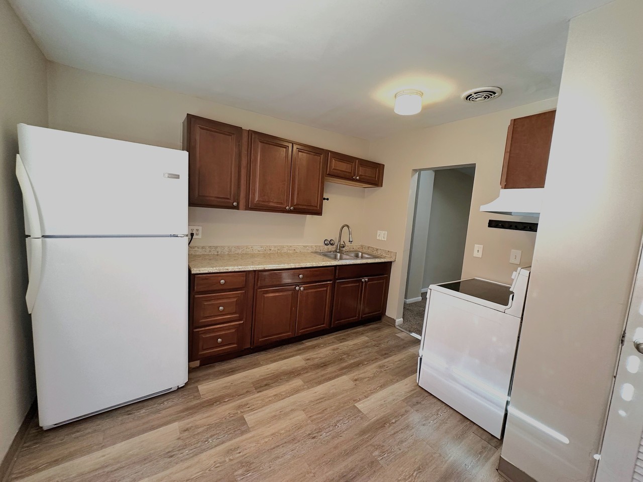 Ida Terrace Apartments-New - Photo 3 of 15