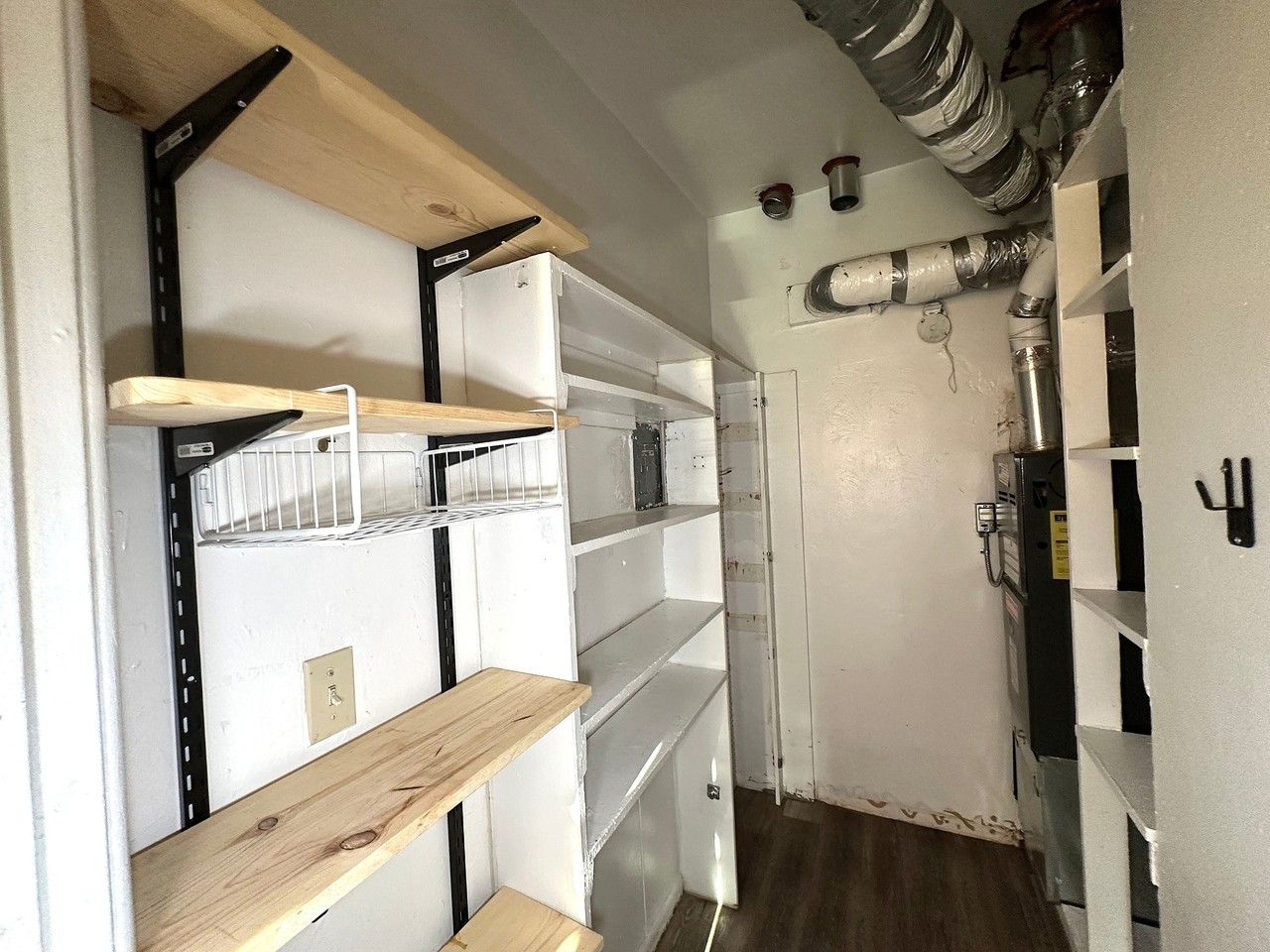 Ida Terrace Apartments-New - Photo 6 of 15