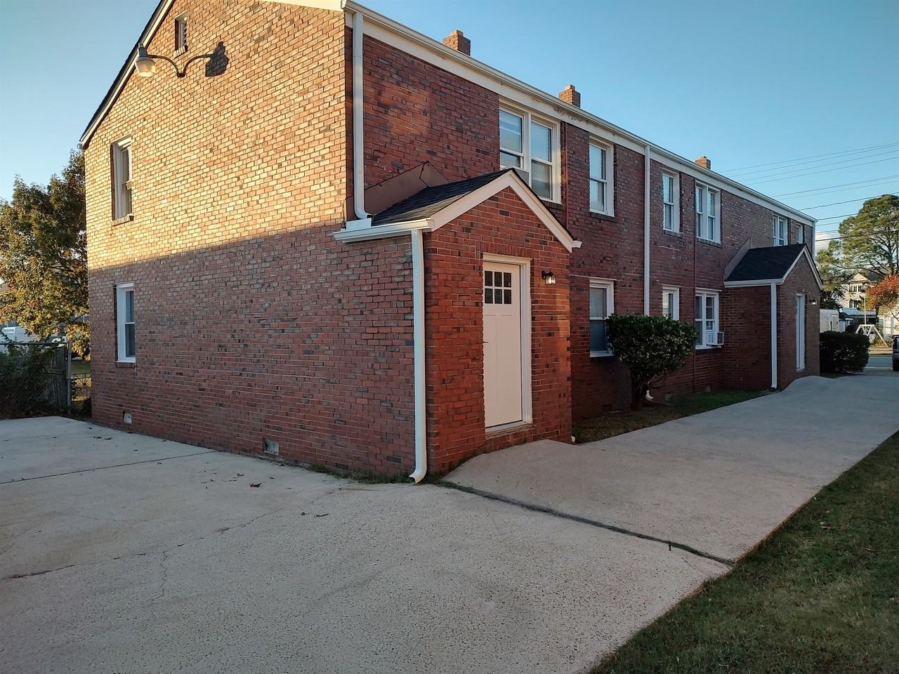 1229 West Ocean View Avenue - Photo 2 of 6