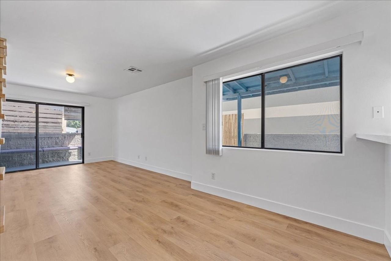 444 W Windsor Rd #06 - Photo 3 of 22