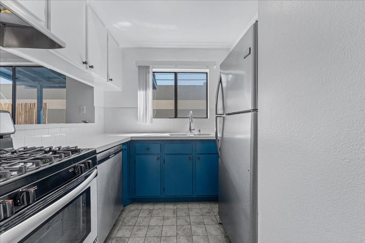 444 W Windsor Rd #06 - Photo 5 of 22