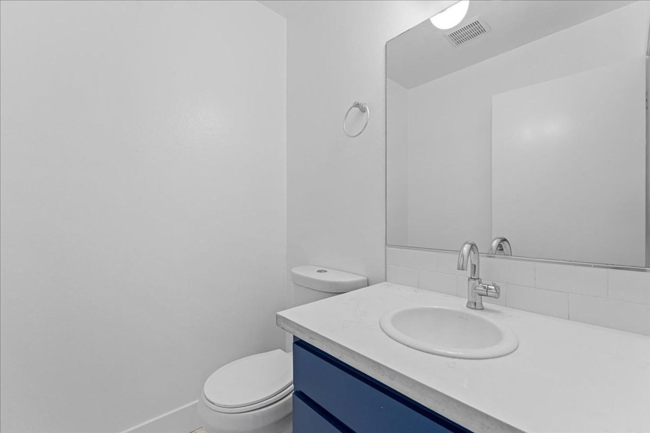 444 W Windsor Rd #06 - Photo 7 of 22