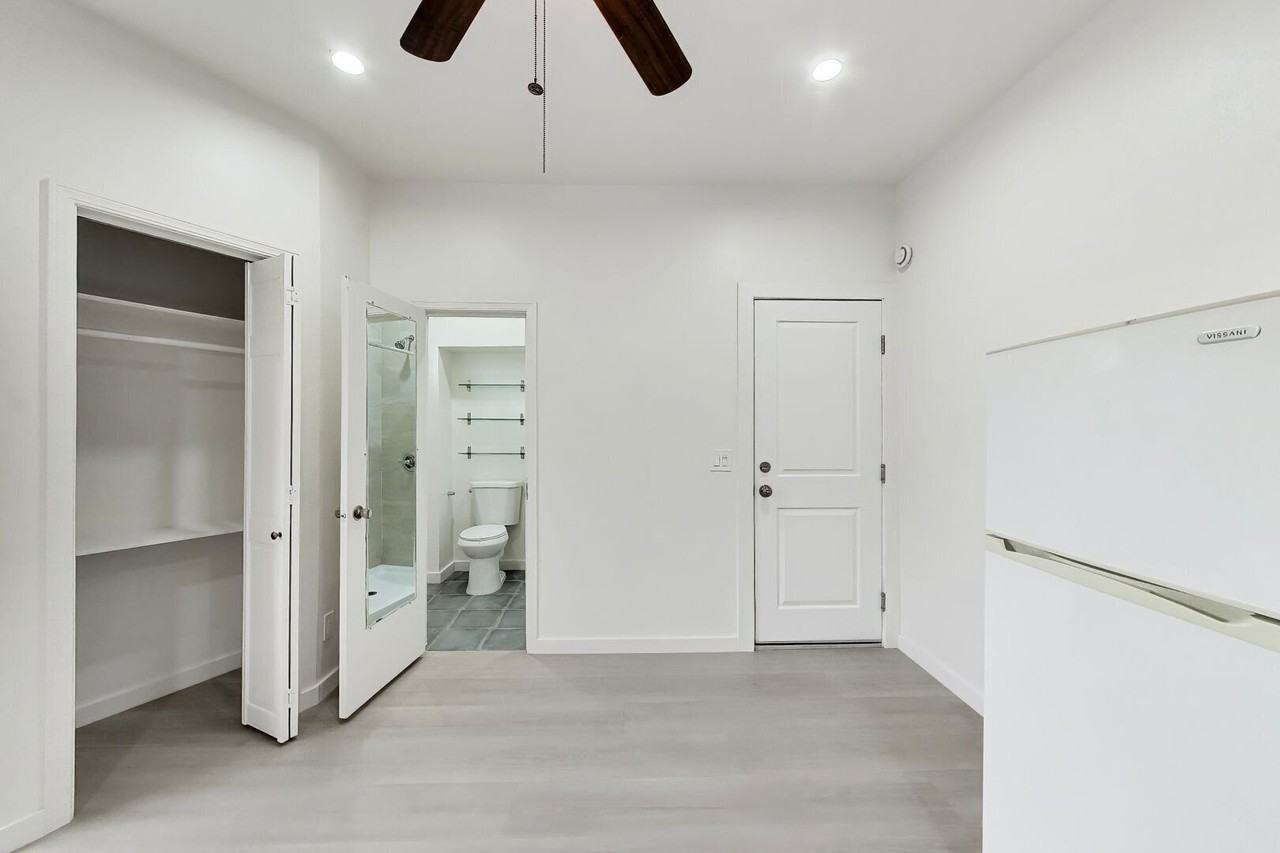 628 Waverley St #05 - Photo 3 of 11