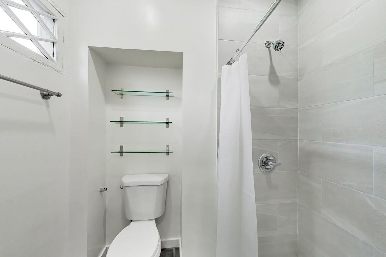 628 Waverley St #05 - Photo 5 of 11