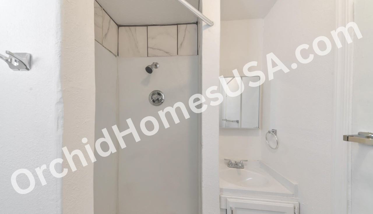909 South 35th Avenue - Photo 4 of 27