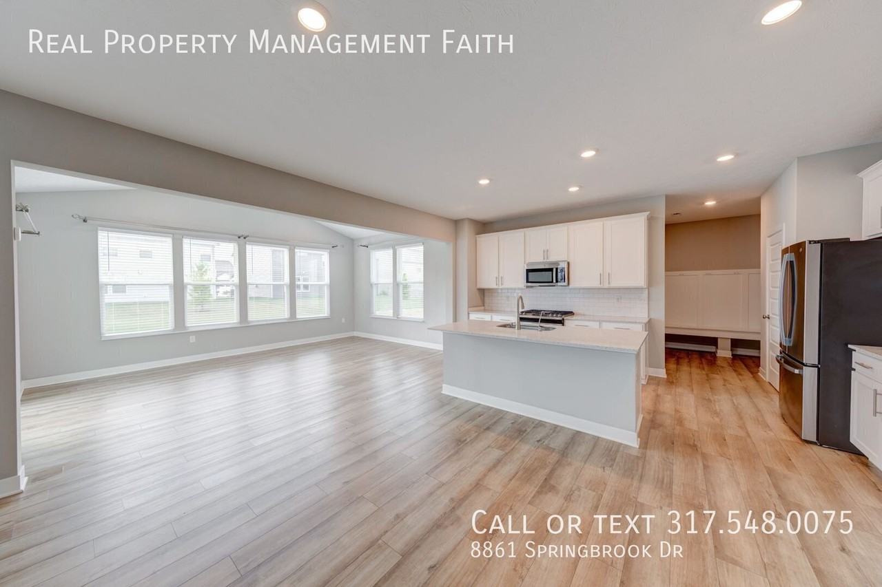 8861 Springbrook Dr - Photo 5 of 34