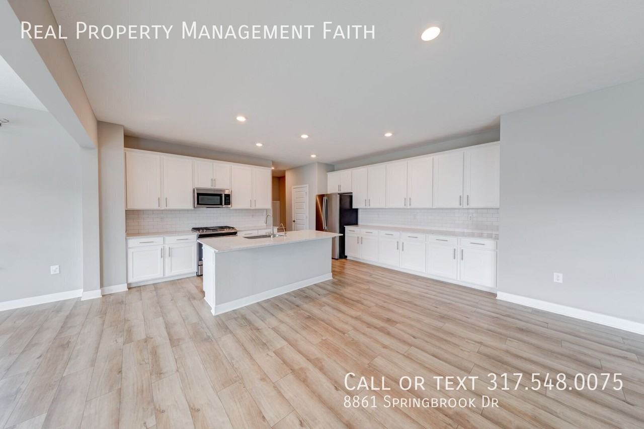 8861 Springbrook Dr - Photo 6 of 34
