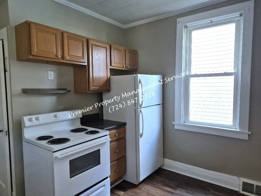 340 9th Avenue - Photo 5 of 15