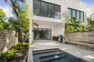 featured image of 2992 Coconut Ave #2992