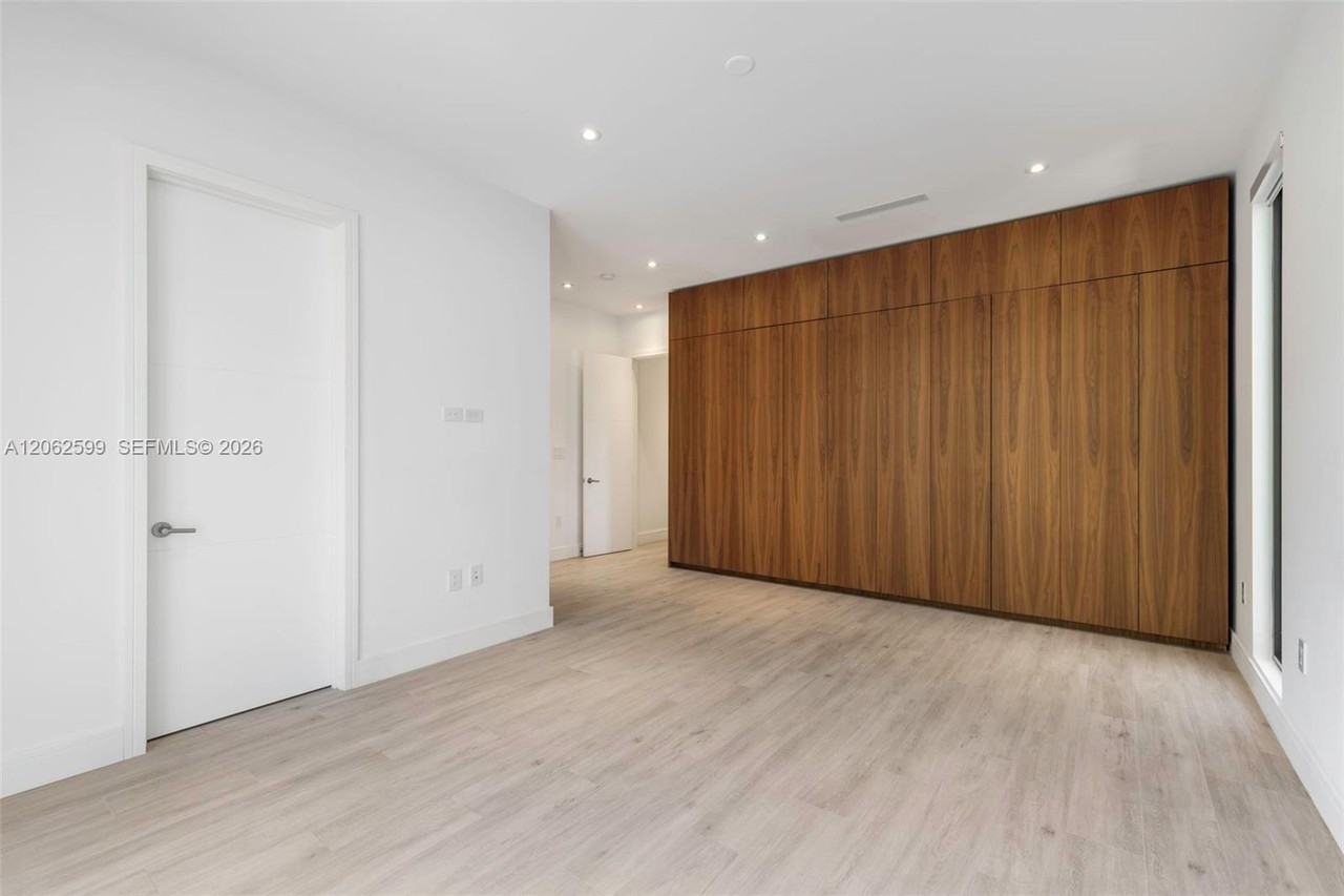 2992 Coconut Ave #2992 - Photo 7 of 13
