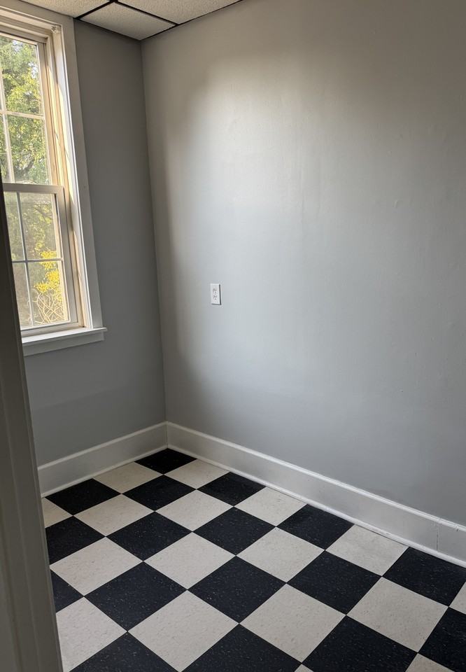 210 Washington Ave #C - Photo 2 of 7