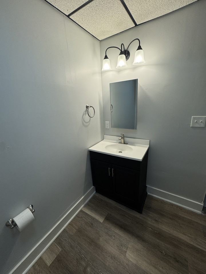 210 Washington Ave #C - Photo 3 of 7
