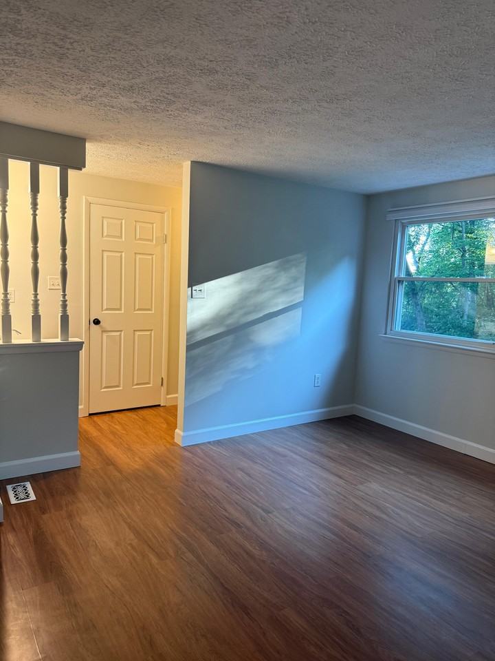 17150 Moss Side Ln #TH - Photo 2 of 33