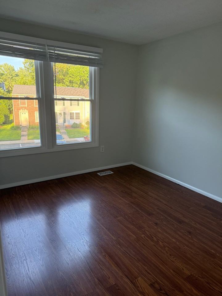 17150 Moss Side Ln #TH - Photo 7 of 33