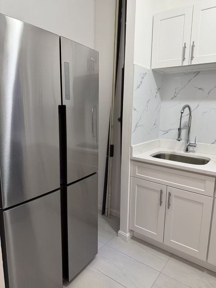 213 E Berkeley St #1 - Photo 4 of 8