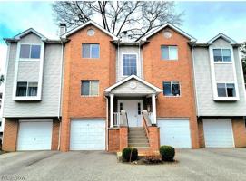 featured image of 355 Village Pointe Dr #C