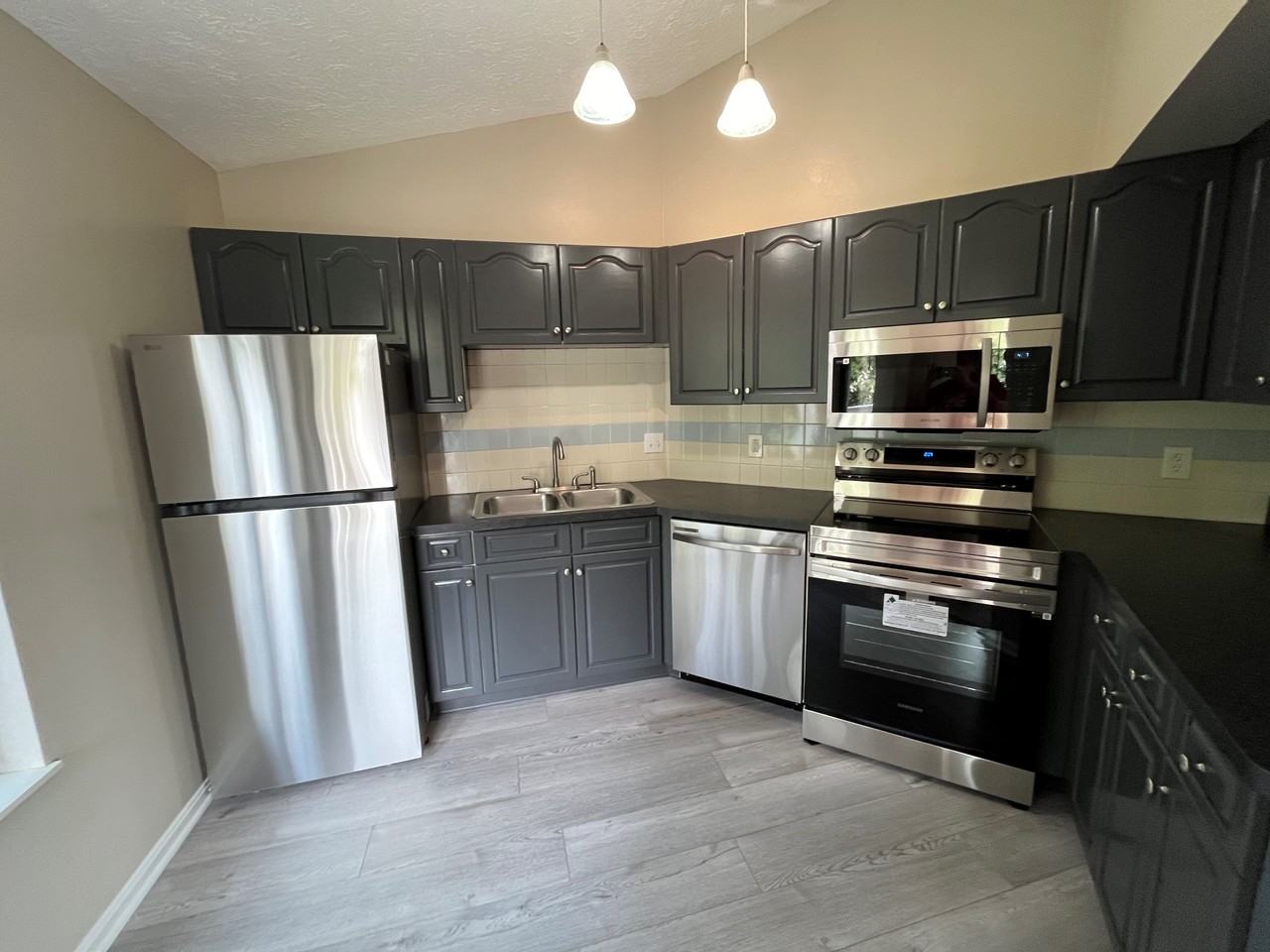 355 Village Pointe Dr #C - Photo 2 of 10