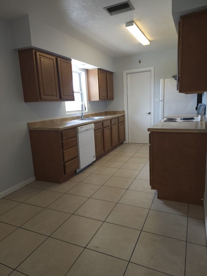 820 Malone Dr #NA - Photo 4 of 11