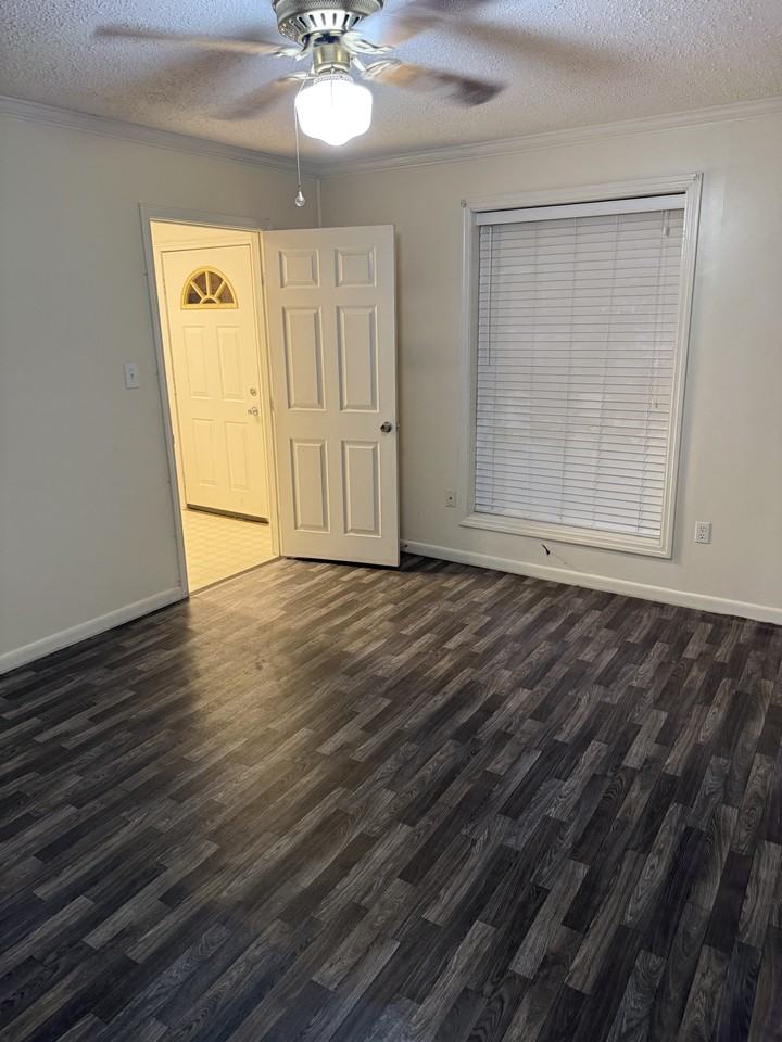 142 Mosley Dr #NA - Photo 7 of 8