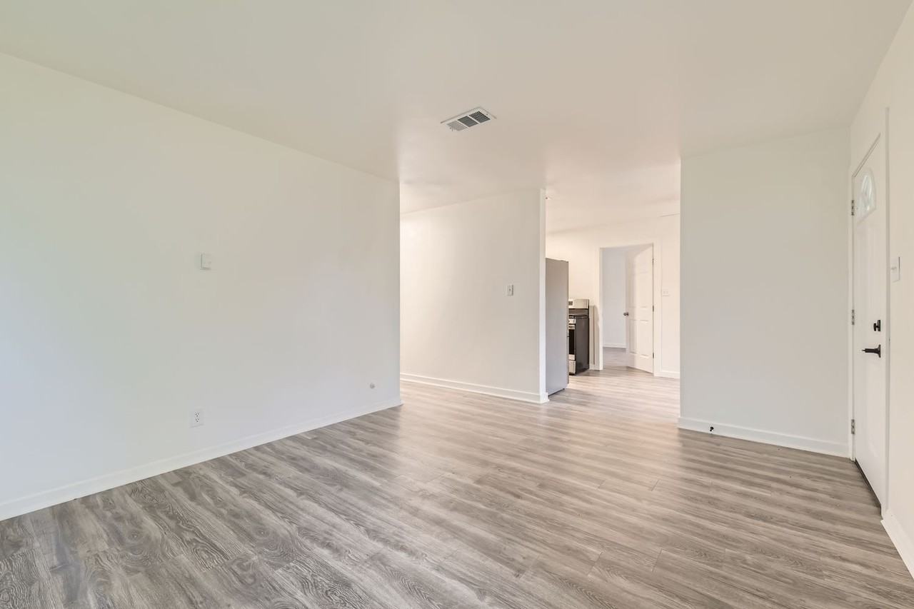 901 Garden Villa Ct #NA - Photo 4 of 21