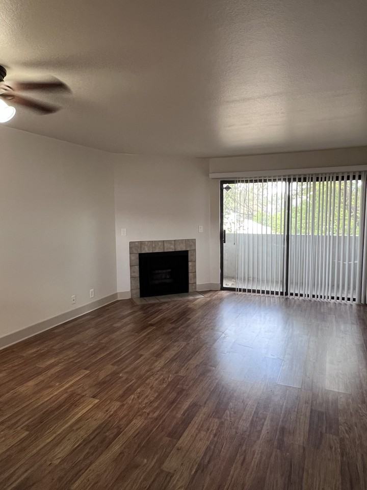 925 E Creekhill Ln #11 - Photo 2 of 12