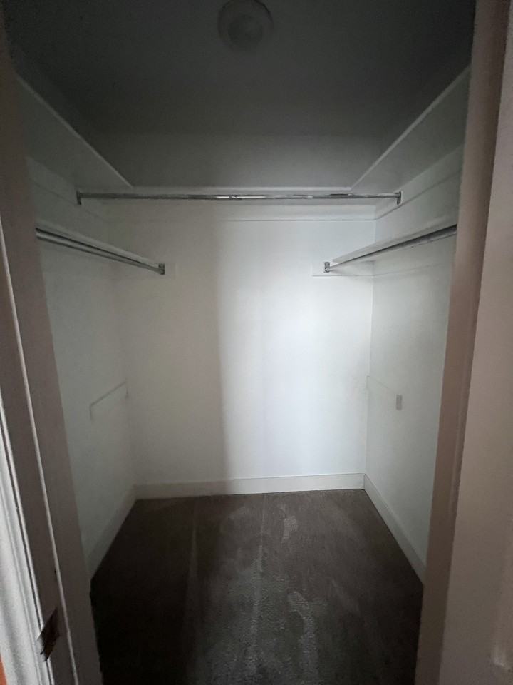 925 E Creekhill Ln #11 - Photo 5 of 12