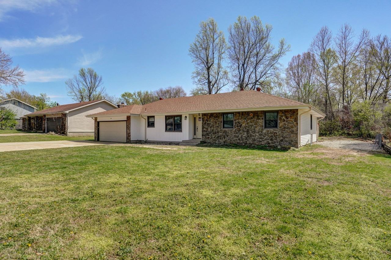 2558 W Village Ln #NA - Photo 2 of 27