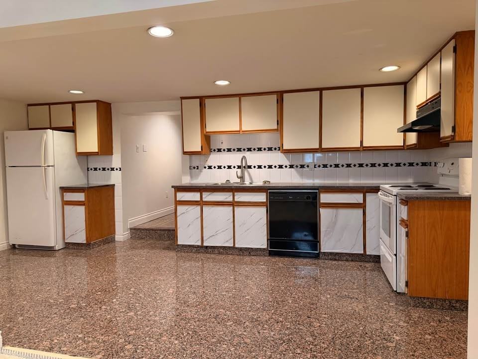 6845 Broadway - Photo 2 of 14