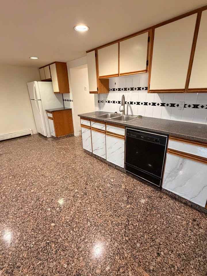 6845 Broadway - Photo 3 of 14