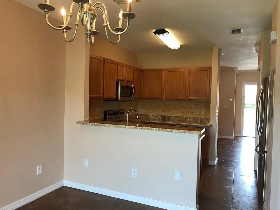 1341 Lyonshire Dr #1341 - Photo 5 of 21
