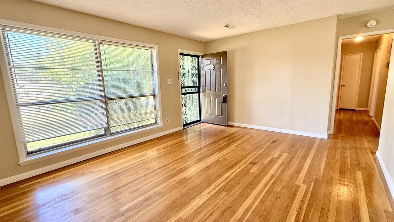 641 Dawson Ter Nw - Photo 3 of 22
