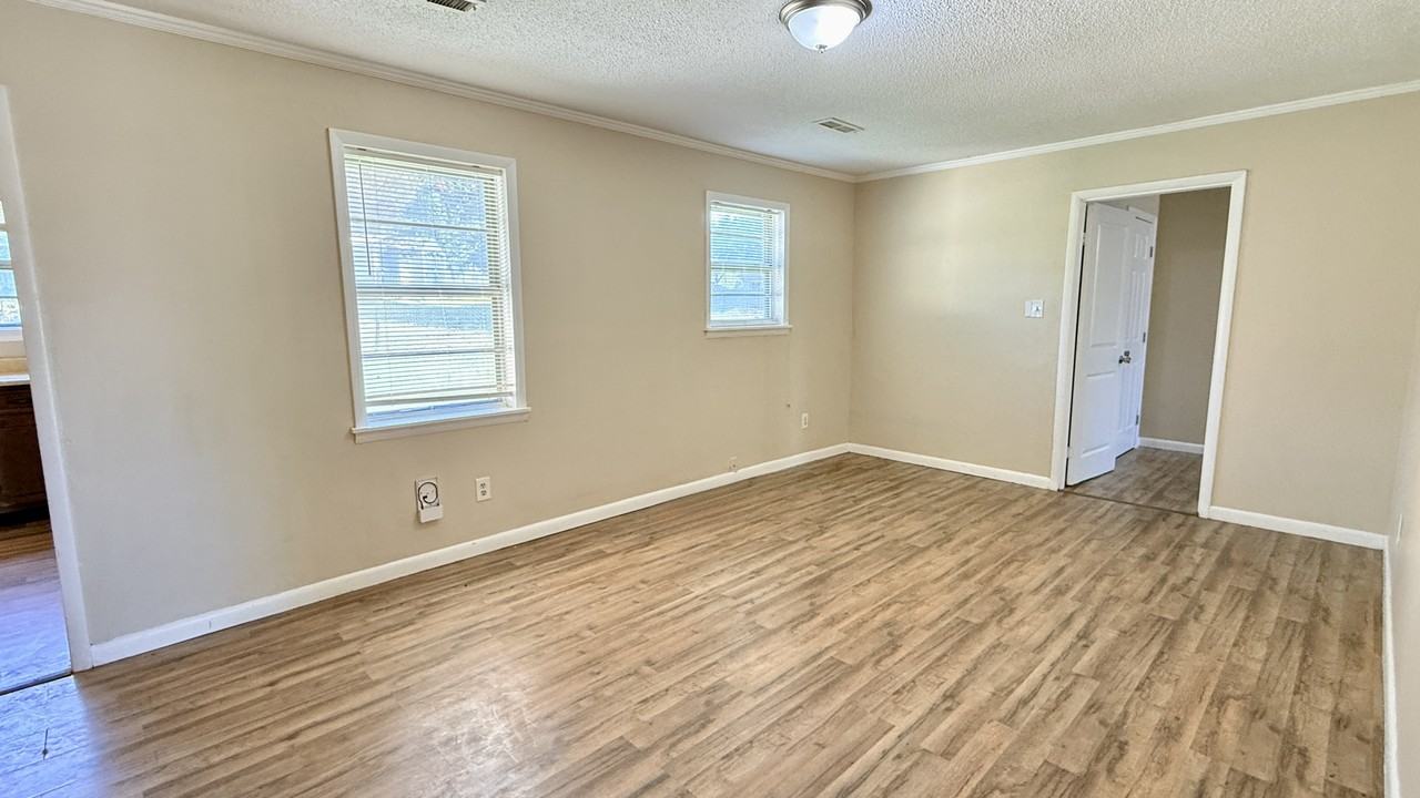 641 Dawson Ter Nw - Photo 4 of 22