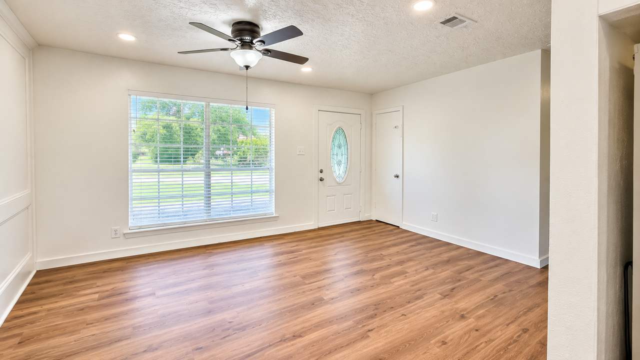 2100 Hill Top Ct #NA - Photo 4 of 19