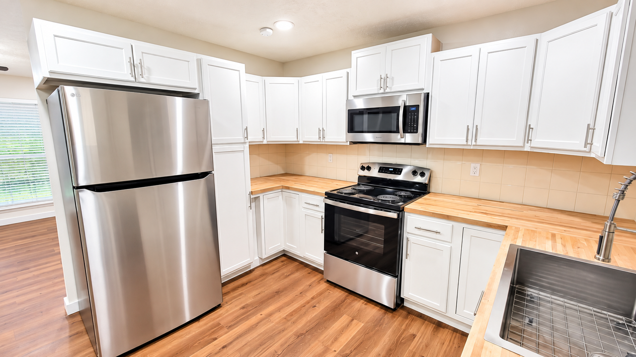 2100 Hill Top Ct #NA - Photo 7 of 19