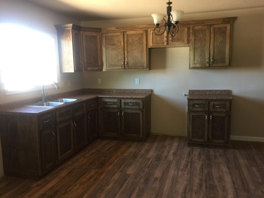 460 Bothwell St #NA - Photo 4 of 17