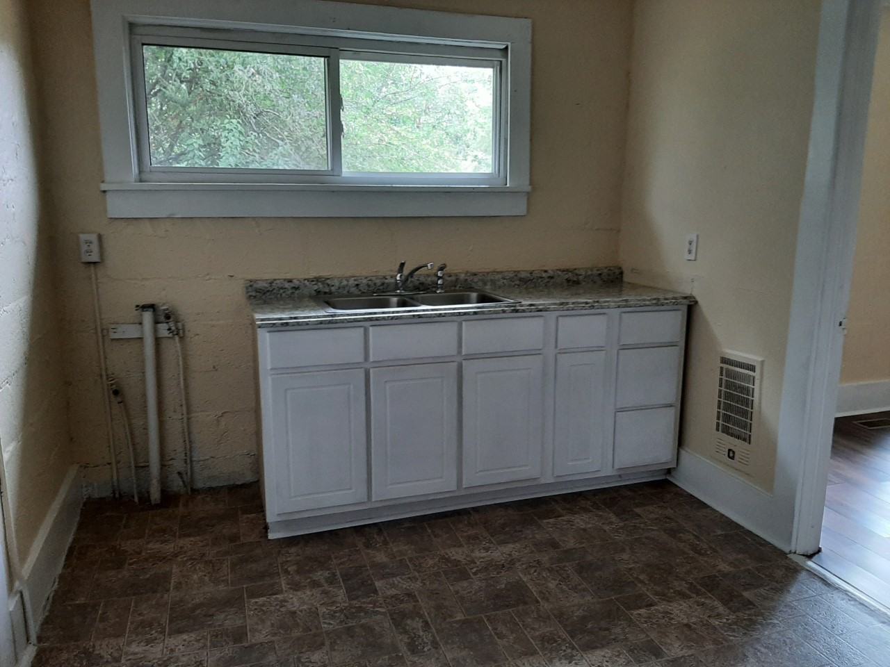 301 E 2nd St #NA - Photo 7 of 8