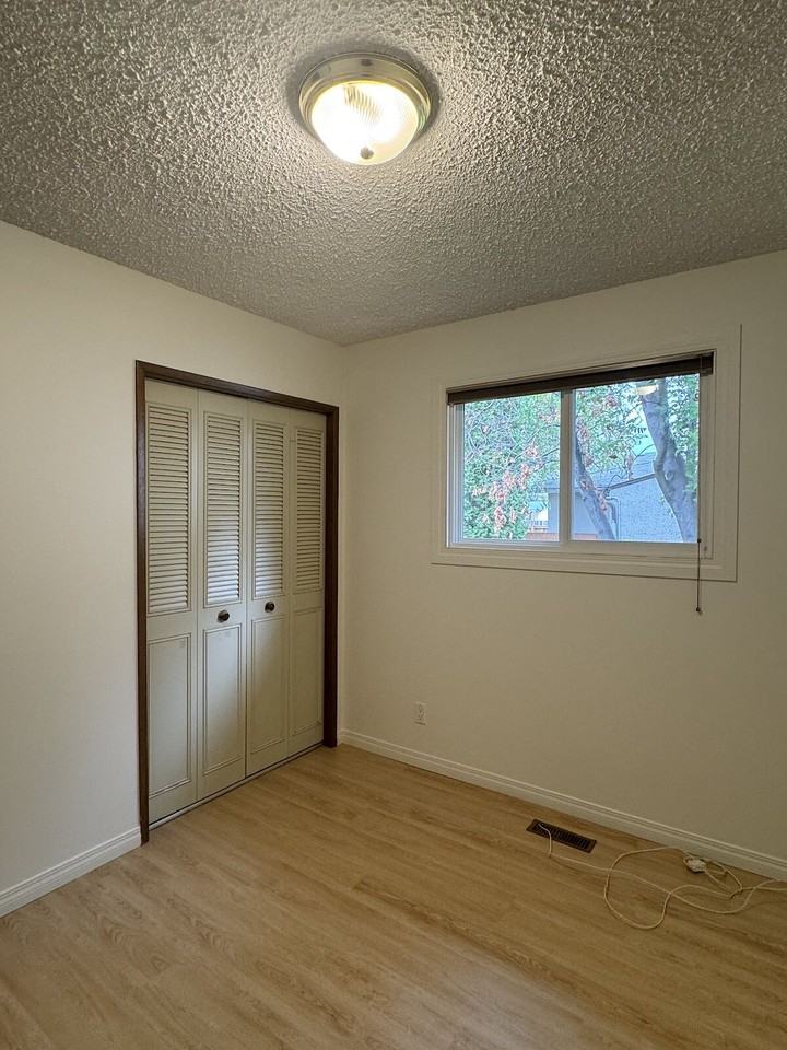 12027 104 St Nw - Photo 7 of 12
