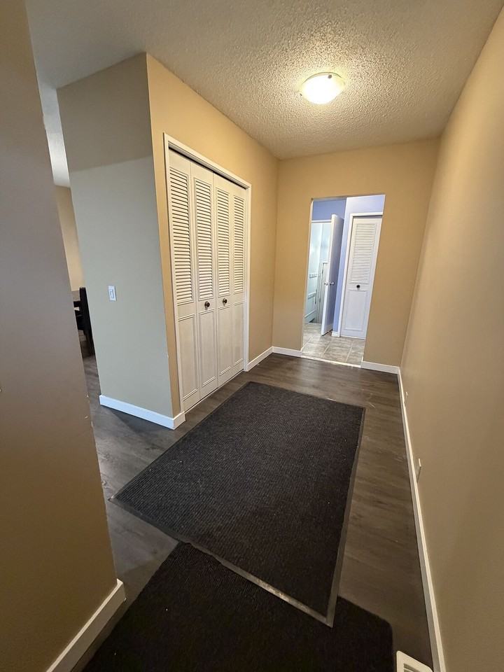 2112 65 St Ne - Photo 2 of 27