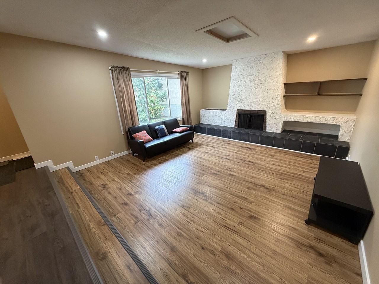 2112 65 St Ne - Photo 4 of 27