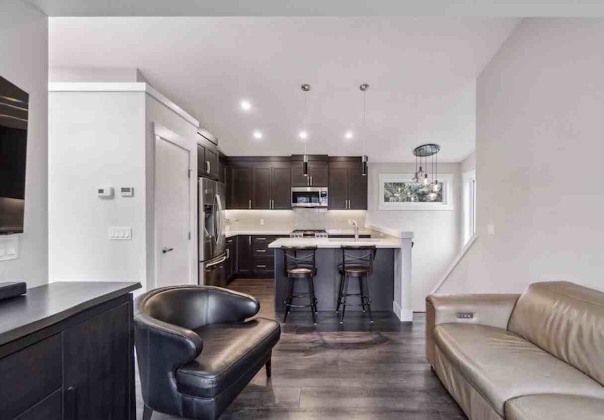 4423 117 Ave Nw - Photo 2 of 15