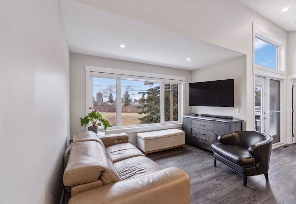 4423 117 Ave Nw - Photo 4 of 15