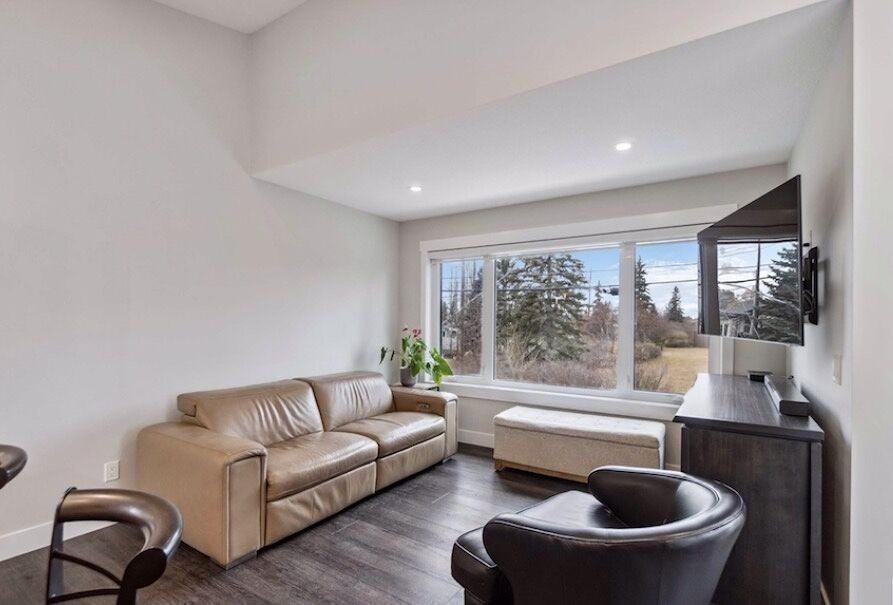 4423 117 Ave Nw - Photo 5 of 15
