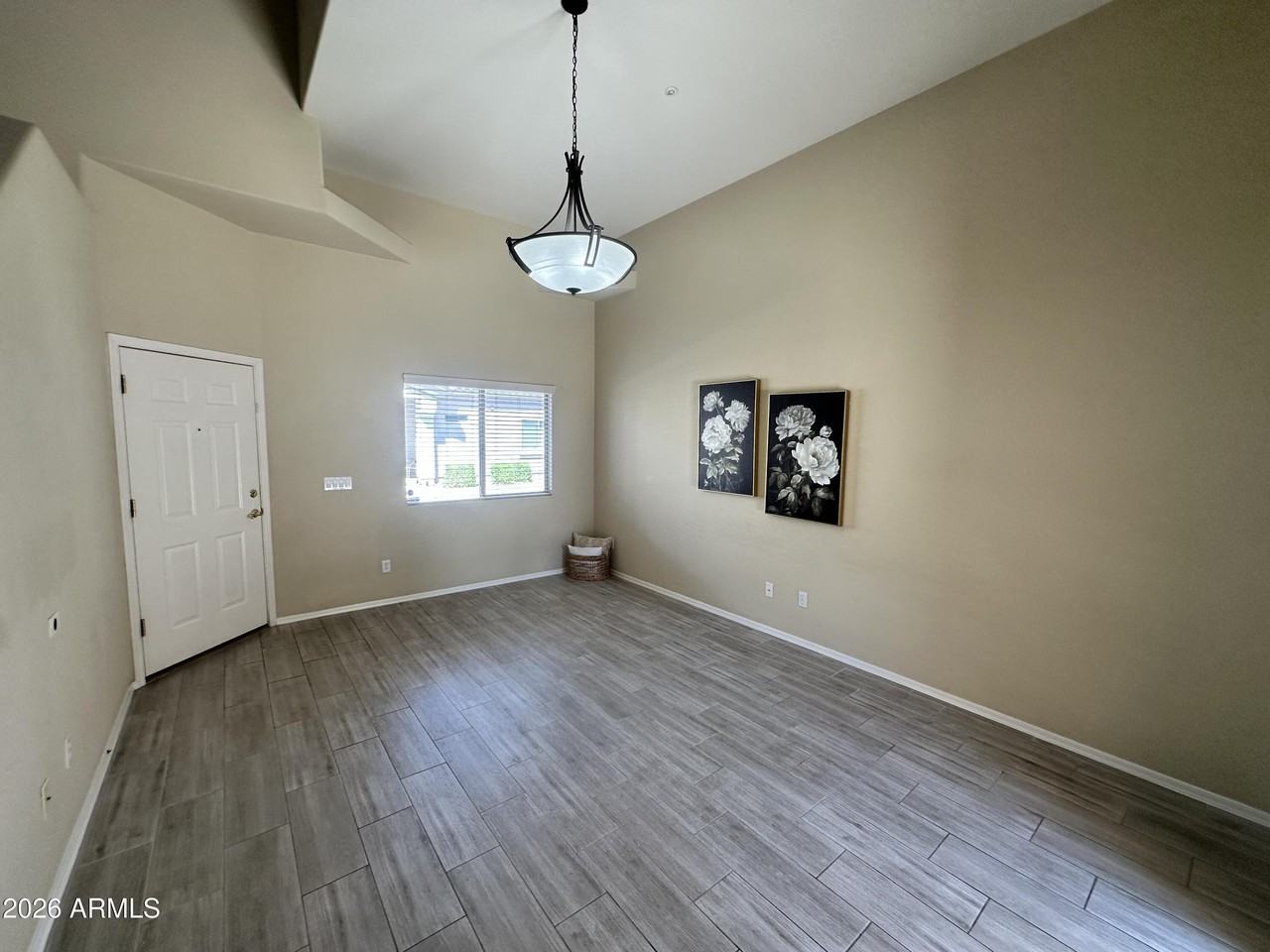 8009 W Beck Ln - Photo 6 of 25