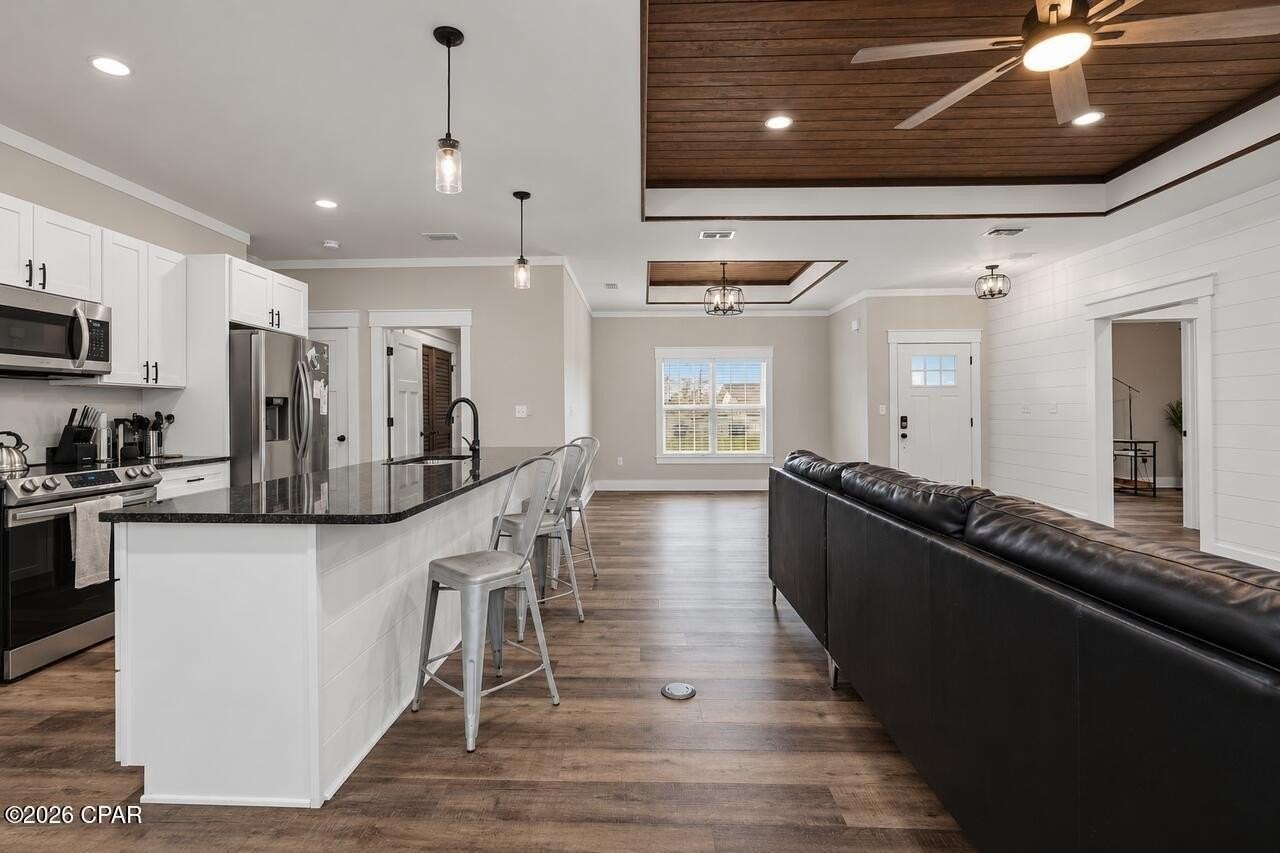1129 S Comet Ave - Photo 7 of 26
