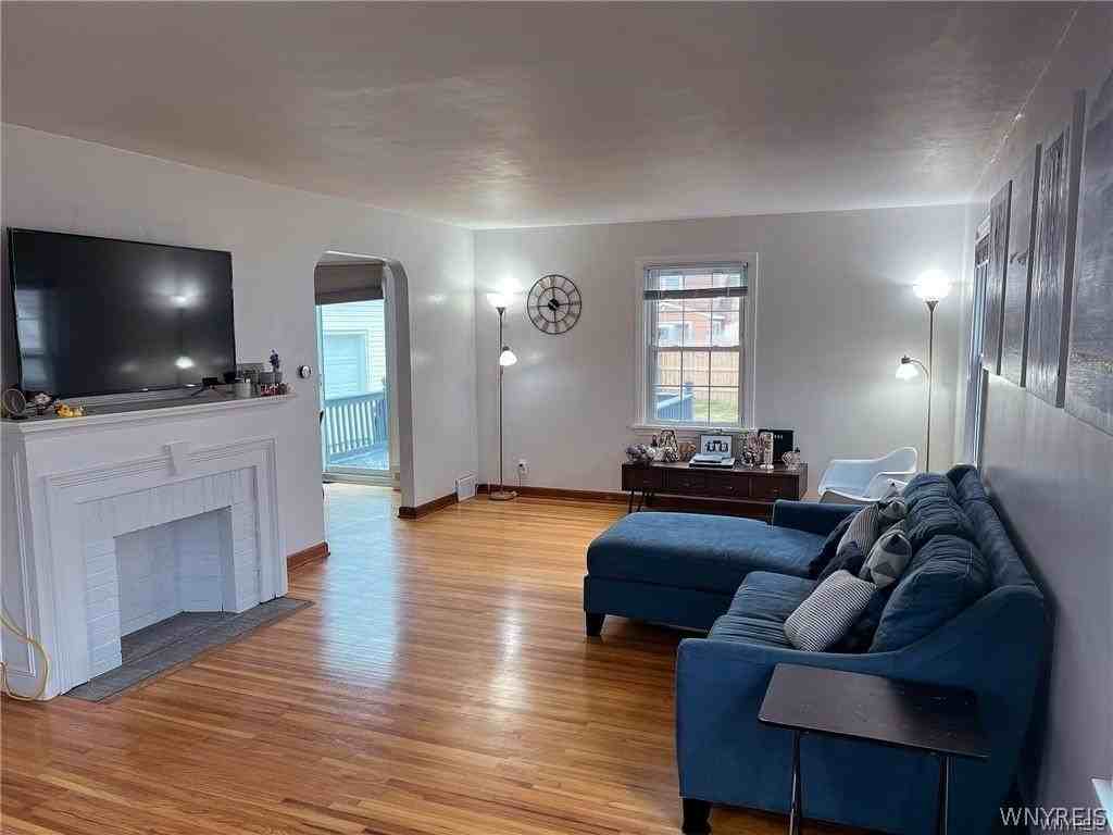 243 Orchard Dr - Photo 5 of 31
