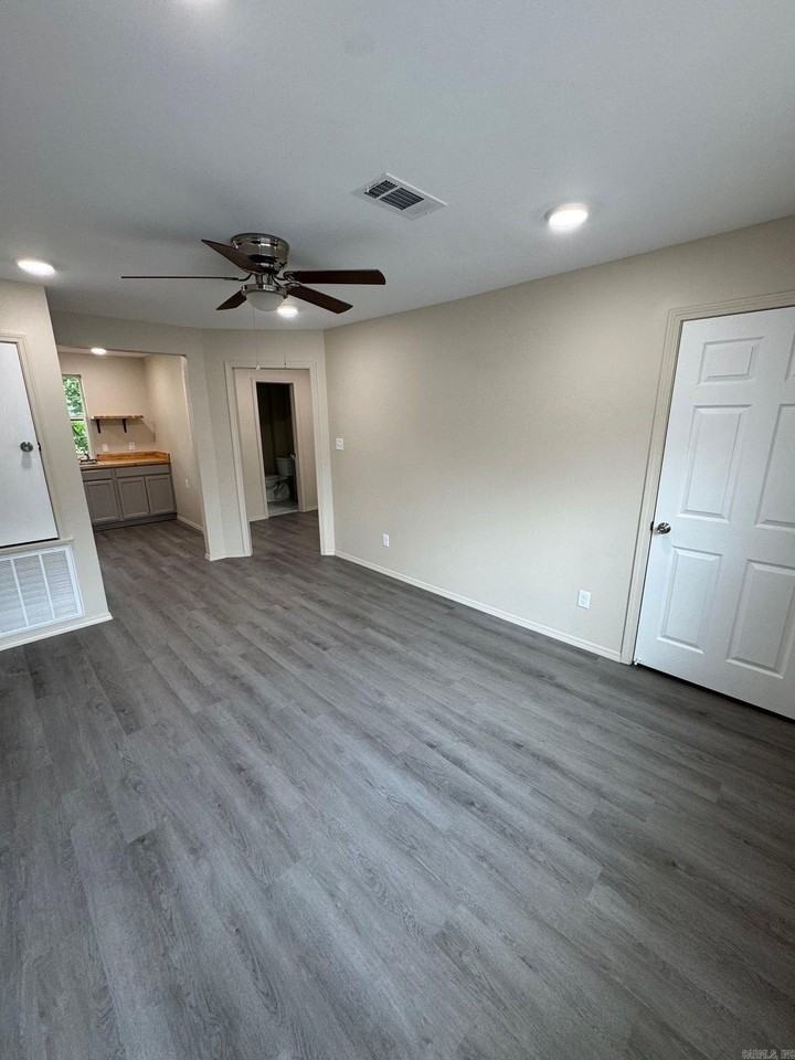 1224 School St - Photo 3 of 7