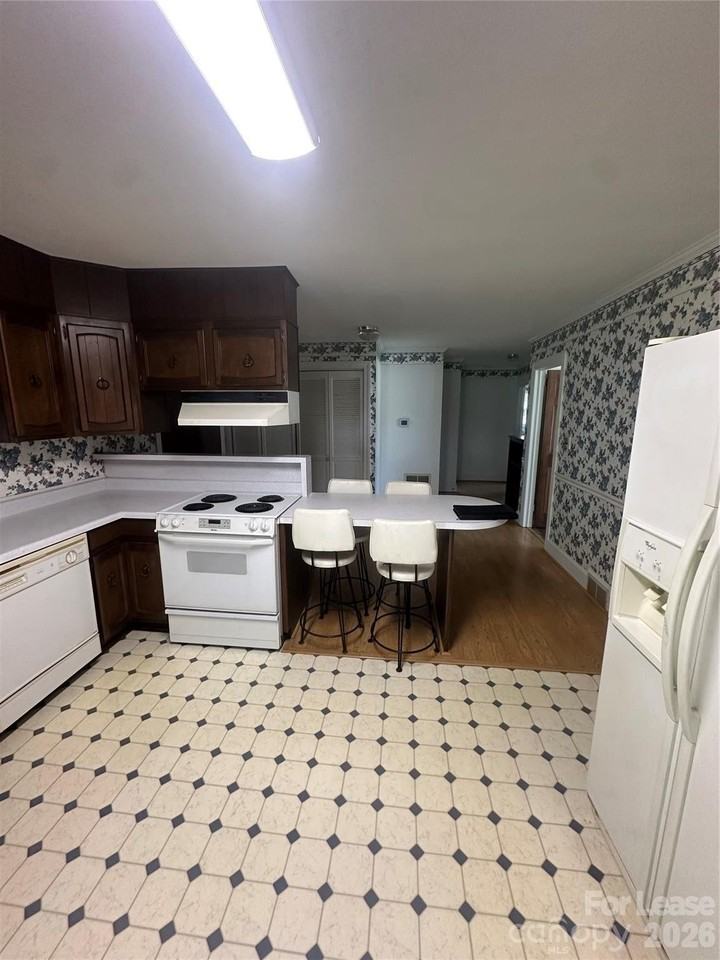 74 Fleetwood Dr Sw - Photo 5 of 20
