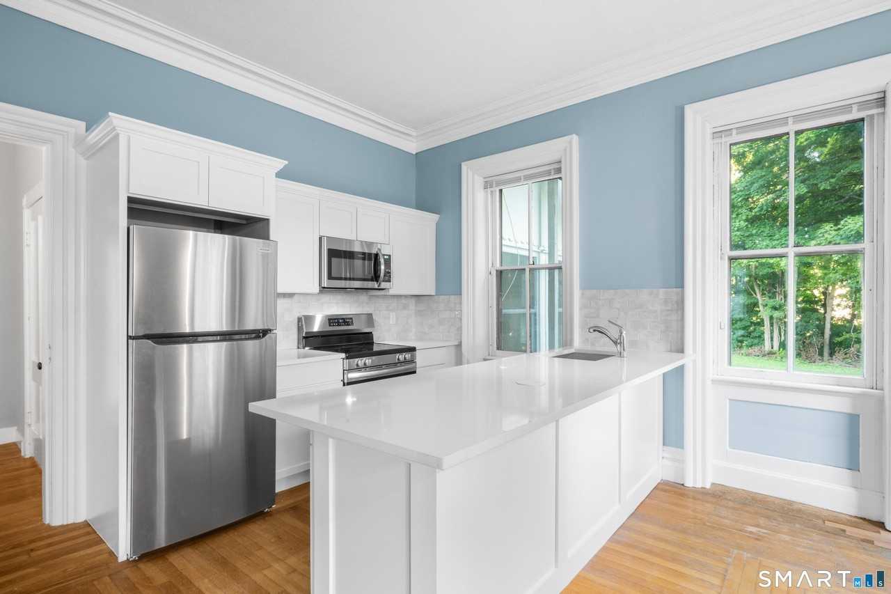 161 Broadway #1 - Photo 4 of 36